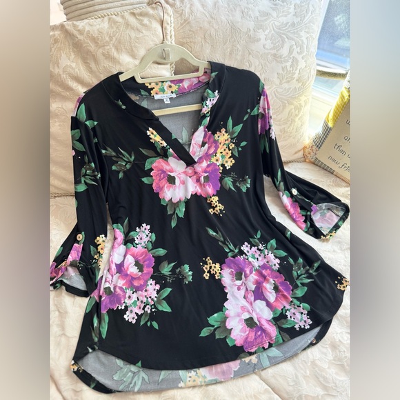 413. White Birch Floral‎ Tunic Size Medium - Picture 2 of 4